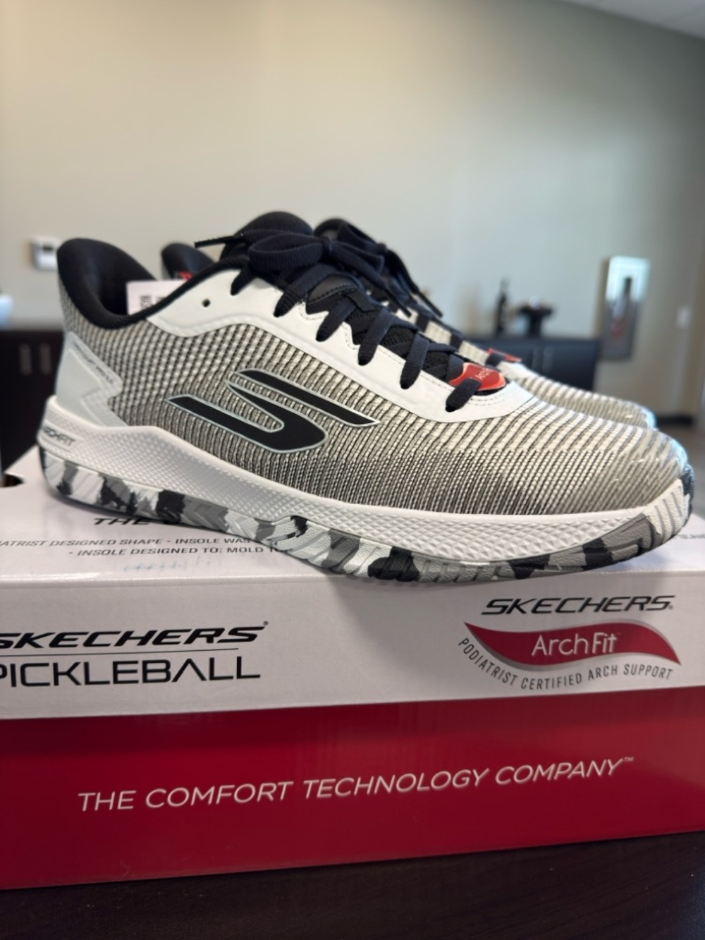 Skechers Pickleball Shoe Box - Red/White
